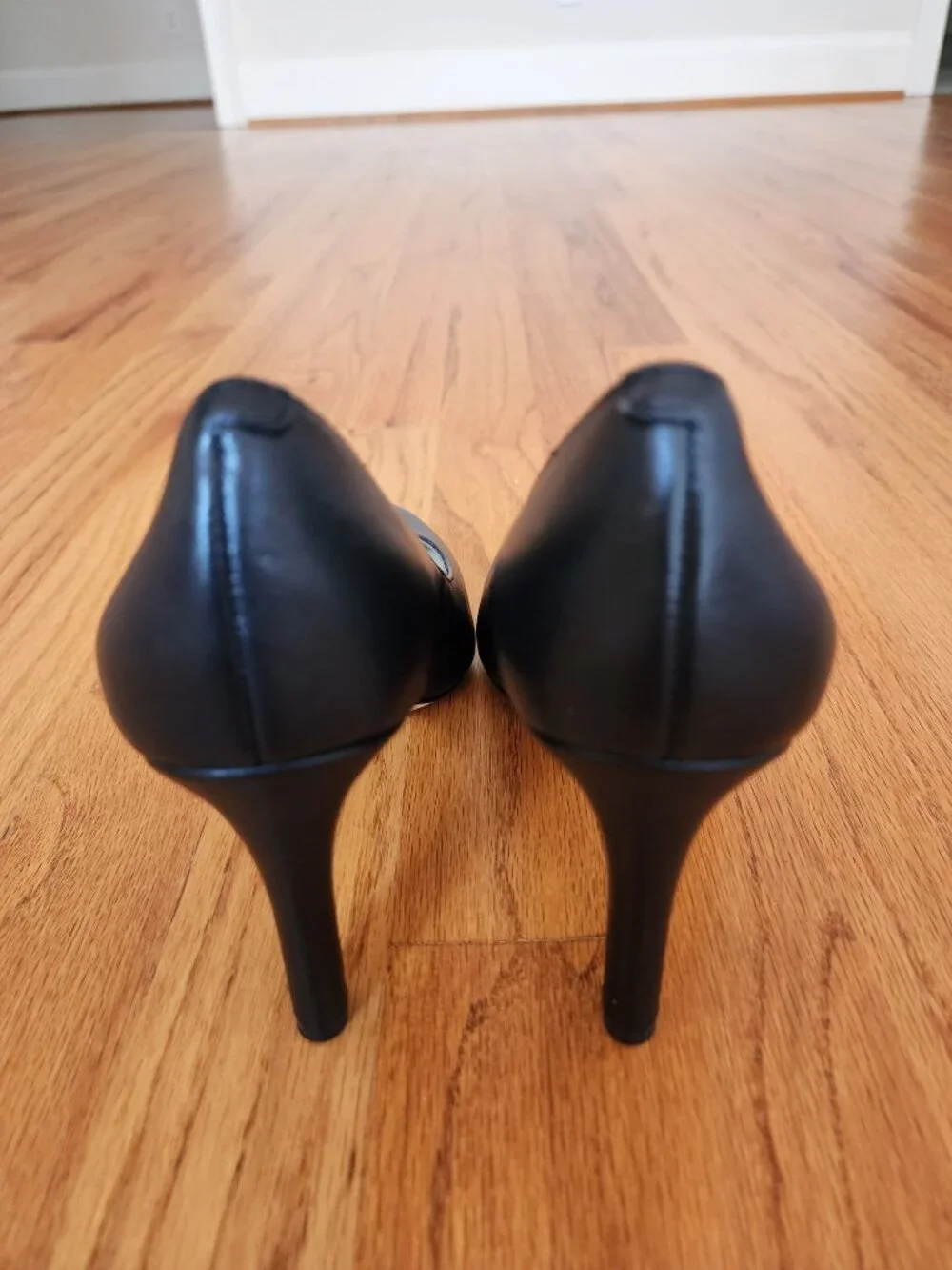 NIB Ann Taylor 'OE Favian Pump' Black Leather Heels | 7M